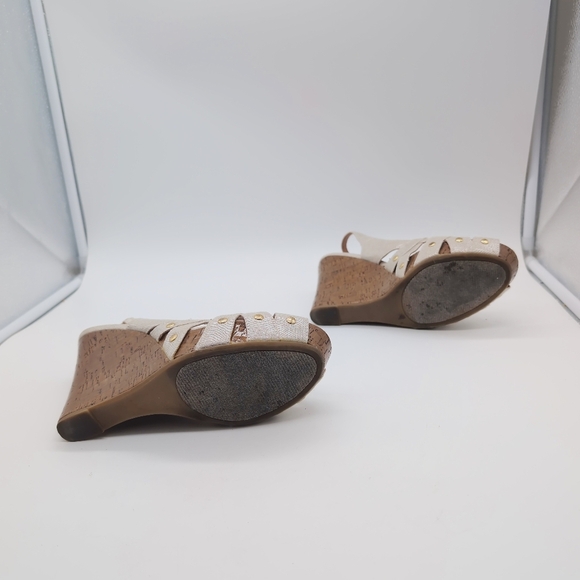 Steve Madden Sz 7.5 Crazzy Cream Wedge Sandals - Picture 7 of 8